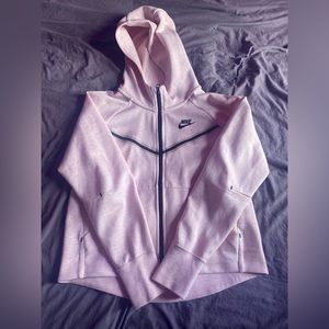 Pink Nike kids tech fleece